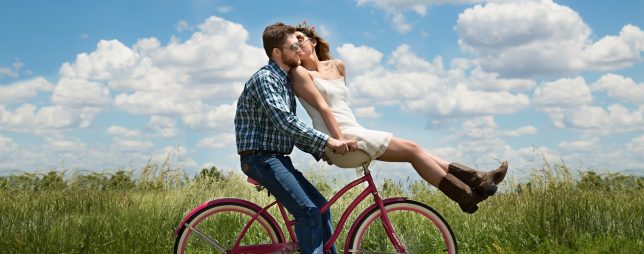 engagement-1718244_1920